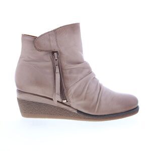 Miz Mooz Womens Mayleen Beige Boots (NWT)